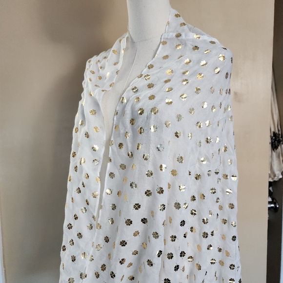 White/Gold Shamrock Infinity Scarf - Picture 3 of 5